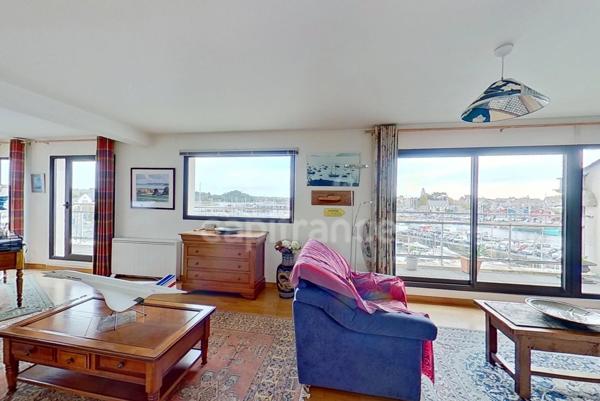 Duplex, en dernier étage sur le port de Paimpol