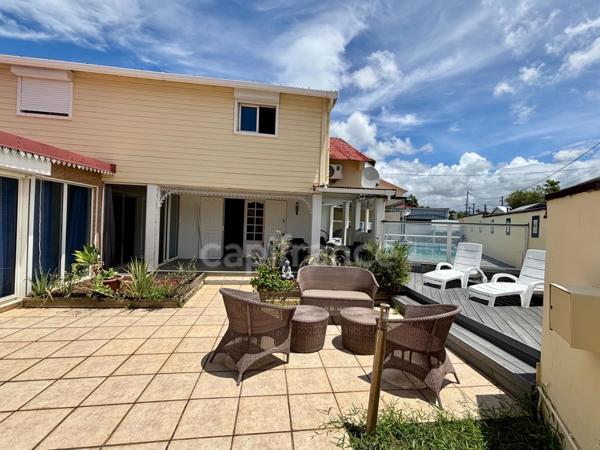 Rare à Saint André – Maison familiale + dépendance indépendante avec piscine