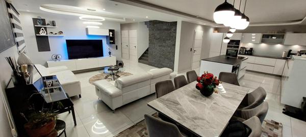 Magnifique maison 158m², 4 chambres, piscine, jardin