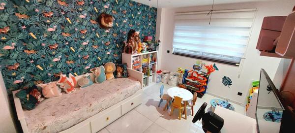 Magnifique maison 158m², 4 chambres, piscine, jardin