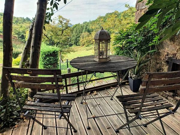 Petite propriété comprenant une petite maison principale et sa grangette restaurée BEAULIEU SUR DORDOGNE