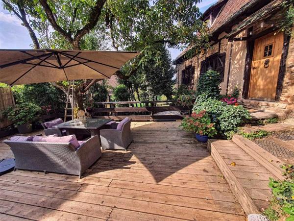 Petite propriété comprenant une petite maison principale et sa grangette restaurée BEAULIEU SUR DORDOGNE