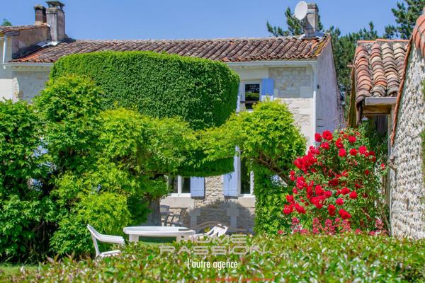 MEURSAC  ANCIENNE DISTILLERIE DES ANNEES 30, SA PROPRIETE + 6 GITES