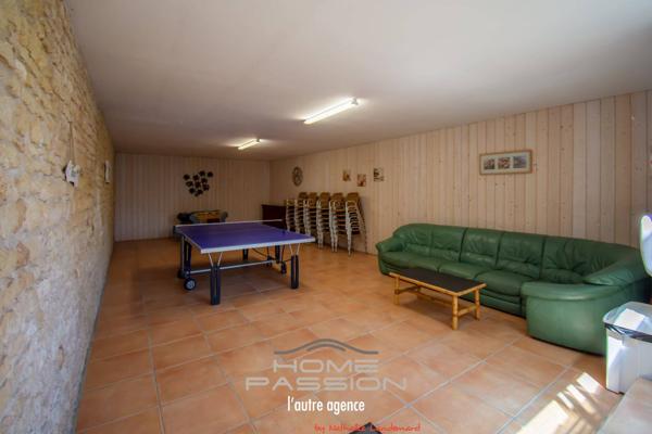 MEURSAC  ANCIENNE DISTILLERIE DES ANNEES 30, SA PROPRIETE + 6 GITES