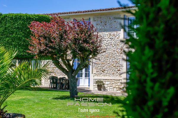 MEURSAC  ANCIENNE DISTILLERIE DES ANNEES 30, SA PROPRIETE + 6 GITES