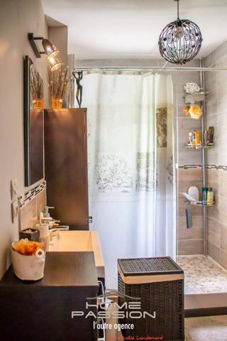 MEURSAC  ANCIENNE DISTILLERIE DES ANNEES 30, SA PROPRIETE + 6 GITES