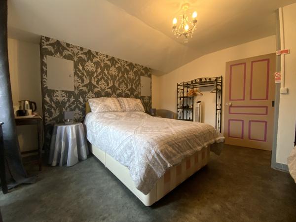 Maison
         16 pièces
        - 500 m² Exclusivité 346 000 € *