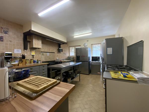 Maison
         16 pièces
        - 500 m² Exclusivité 346 000 € *
