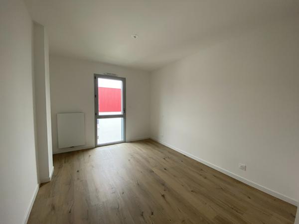 T3 NON MEUBLE - DISPONIBLE AU 27/06 - SOUMIS AU DISPOSITIF PINEL