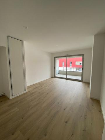 T3 NON MEUBLE - DISPONIBLE AU 27/06 - SOUMIS AU DISPOSITIF PINEL
