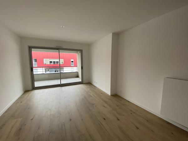 T3 NON MEUBLE - DISPONIBLE AU 27/06 - SOUMIS AU DISPOSITIF PINEL