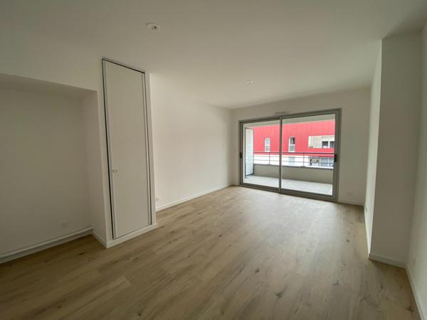 T3 NON MEUBLE - DISPONIBLE AU 27/06 - SOUMIS AU DISPOSITIF PINEL