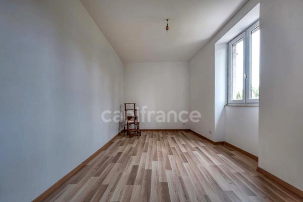 Dpt Yvelines (78), à vendre proximité immédiate THOIRY, Maison 4 pièces