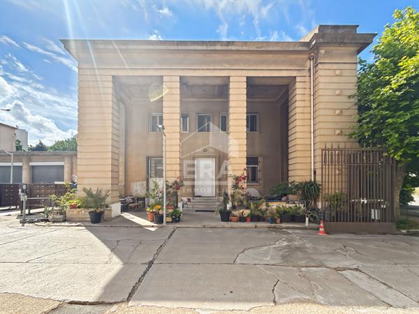 BATIMENT HISTORIQUE ENTRE L'ESTAQUE ET LE VIEUX-PORT