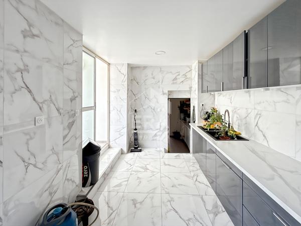 BATIMENT HISTORIQUE ENTRE L'ESTAQUE ET LE VIEUX-PORT