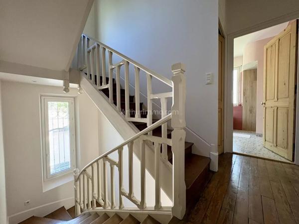Vente                                                      Propriété
                        
                     7 pièces                      173 m2                     à Grenoble