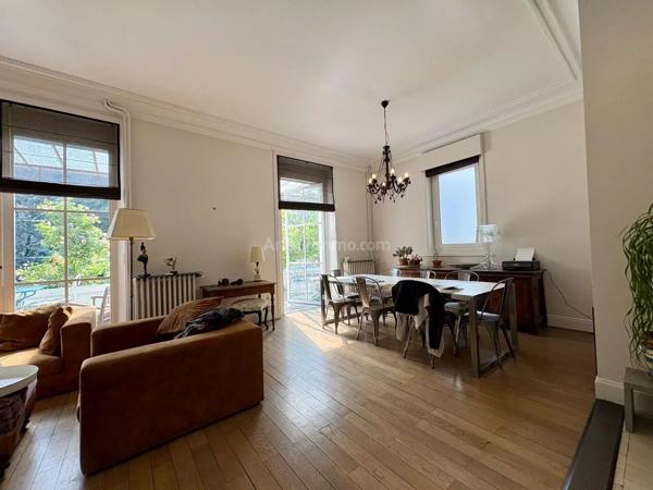 Vente                                                      Propriété
                        
                     7 pièces                      173 m2                     à Grenoble