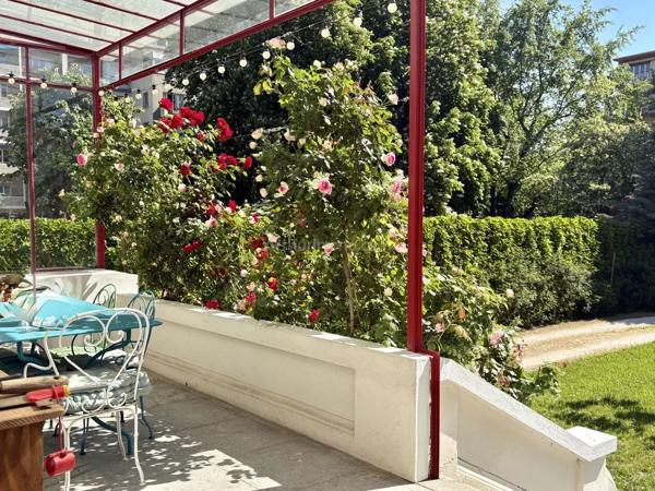 Vente                                                      Propriété
                        
                     7 pièces                      173 m2                     à Grenoble