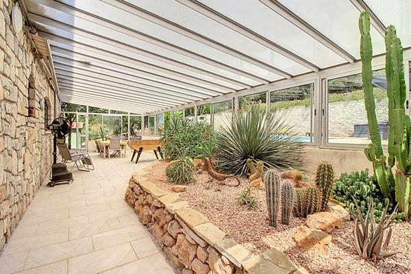 A VENDRE en EXCLUSIVITE ! Maison en pierres 6 pièces 231 m² avec piscine à Trans en Provence