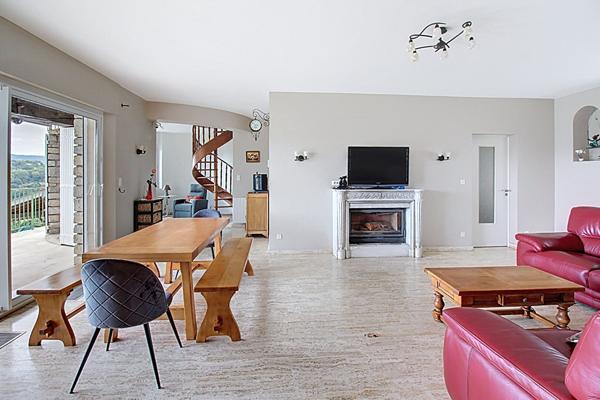 A VENDRE en EXCLUSIVITE ! Maison en pierres 6 pièces 231 m² avec piscine à Trans en Provence