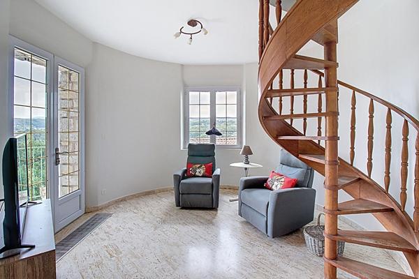 A VENDRE en EXCLUSIVITE ! Maison en pierres 6 pièces 231 m² avec piscine à Trans en Provence