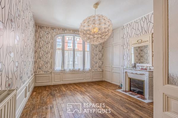 Maison familiale en coeur de ville avec piscine, terrasse, jardin et garage à Albert