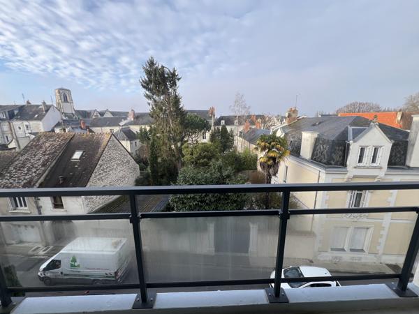 APPARTEMENT F3 de 70 m² au CENTRE VILLE - PARKING et CAVE