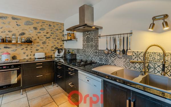 Maison à vendre    5 pièces •  Alba-la-Romaine