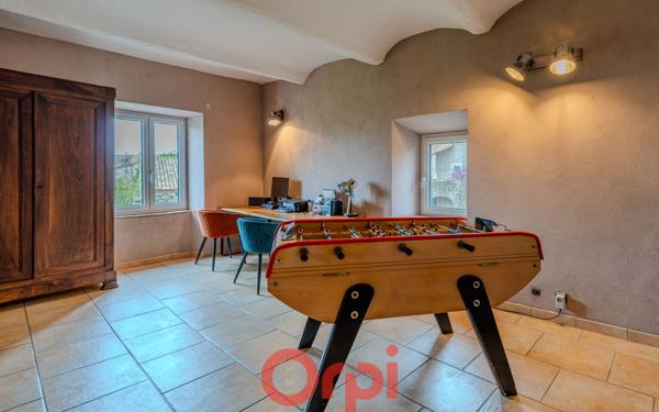 Maison à vendre    5 pièces •  Alba-la-Romaine