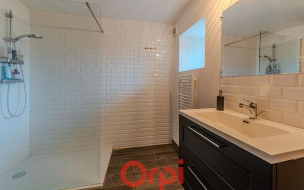 Maison à vendre    5 pièces •  Alba-la-Romaine