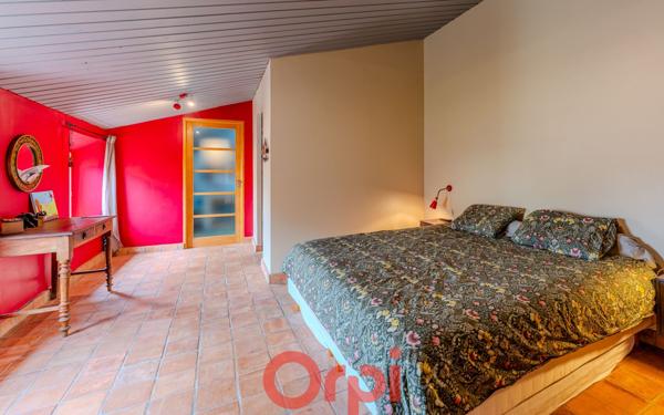 Maison à vendre    5 pièces •  Alba-la-Romaine