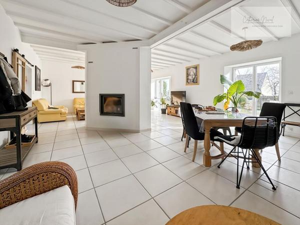 MAISON FAMILIALE divisée en 2 habitations  260 m² .Terrain 2 700 m² .Guérande