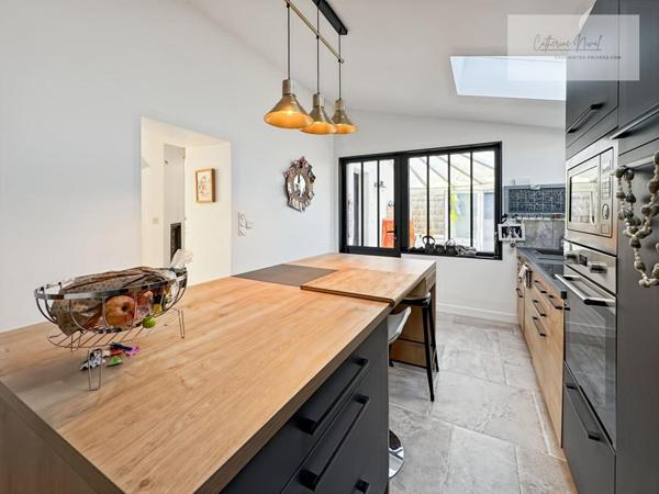 MAISON FAMILIALE divisée en 2 habitations  260 m² .Terrain 2 700 m² .Guérande