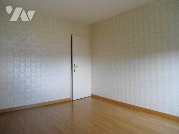 maison 91,30 m² cuis SAM SDE WC 2 chbres garage atelier cuis. pelouse. fioul.