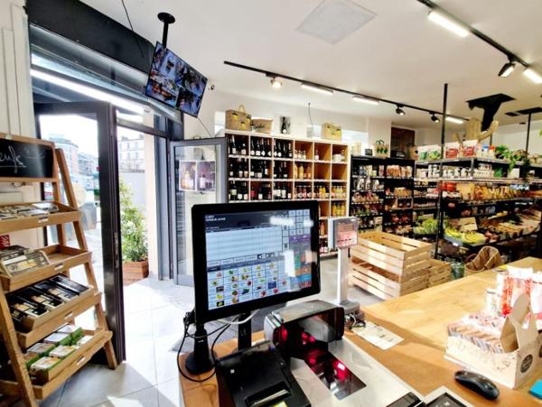 Fonds De Commerce - 120 m²