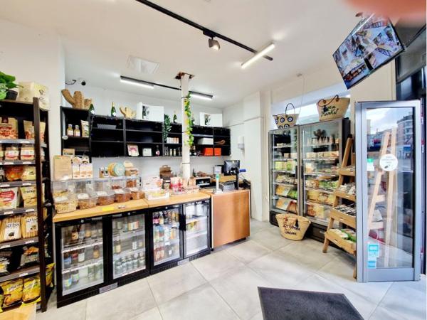 Fonds De Commerce - 120 m²