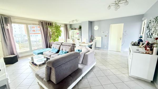 Appartement 4 chambres à vendre à Annecy - Dernier étage avec garages et terrasses