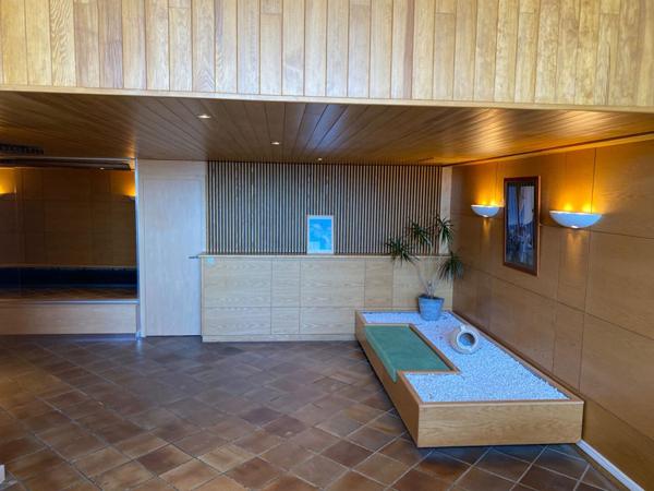 Face mer  Appartement  1 pièce(s) 32 m2 entierment rénové