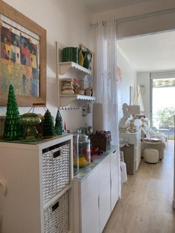 Face mer  Appartement  1 pièce(s) 32 m2 entierment rénové