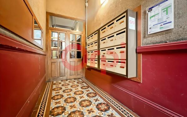 Appartement à vendre    2 pièces • 60 m2 Lyon 8