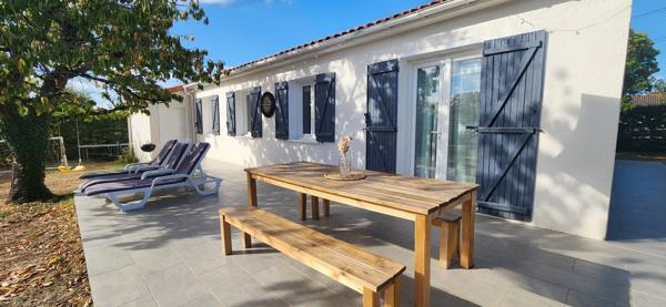 VIVONNE - PLAIN-PIED - 3 CHAMBRES - GARAGE - JARDIN