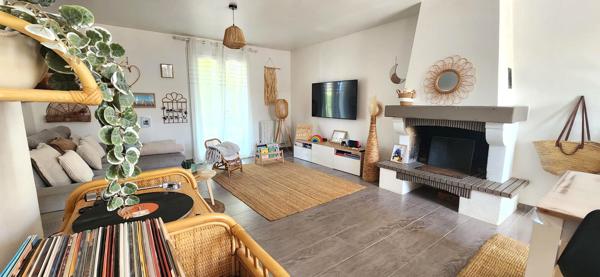 VIVONNE - PLAIN-PIED - 3 CHAMBRES - GARAGE - JARDIN