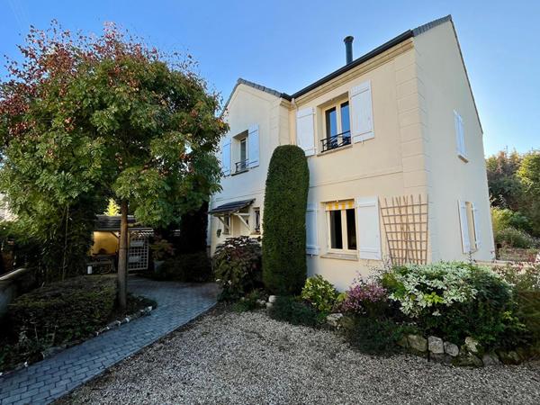Maison à vendre sur la commune de L'Isle Adam - 5 chambres 7 pièce(s) 155.62 m2