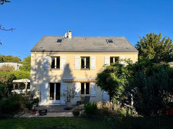 Maison à vendre sur la commune de L'Isle Adam - 5 chambres 7 pièce(s) 155.62 m2