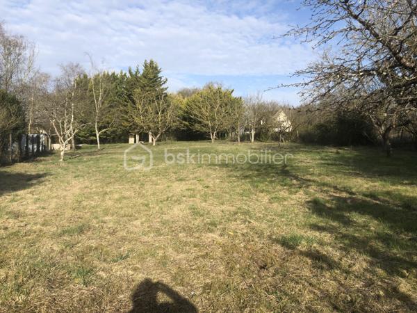 Terrain de 1 880 m²