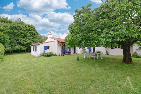 Maison Montaigu Vendee 6 pièce(s) 142 m2