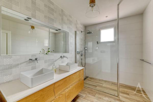 Maison Montaigu Vendee 6 pièce(s) 142 m2