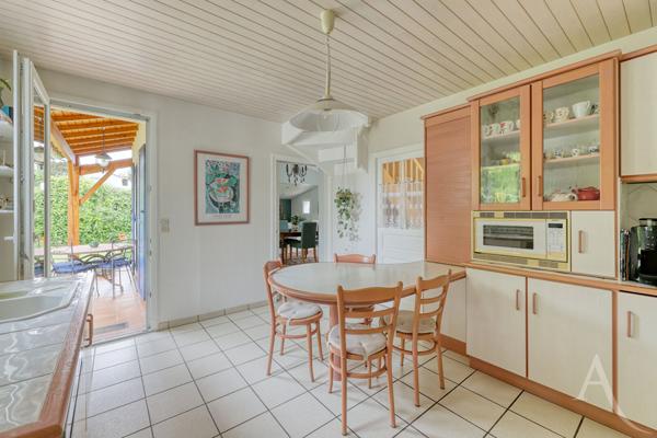 Maison Montaigu Vendee 6 pièce(s) 142 m2