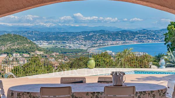 Exclusivité – Maison d’Architecte Style Couellle vue mer et Estérel