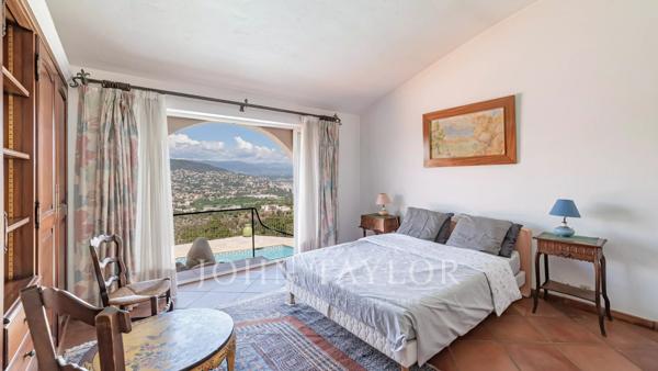 Exclusivité – Maison d’Architecte Style Couellle vue mer et Estérel